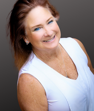 Book an Appointment with Kelly Calabrese for Clinical Nutrition