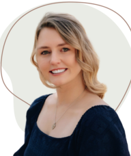 Book an Appointment with Laurissa Miech for Consultation