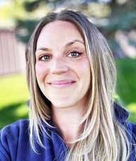 Book an Appointment with Nicole Oliveira Silva for Massage Therapy